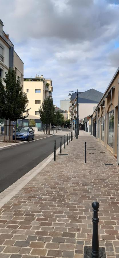 Appartamento Studio hyper centre avec balcon Châteauroux Esterno foto