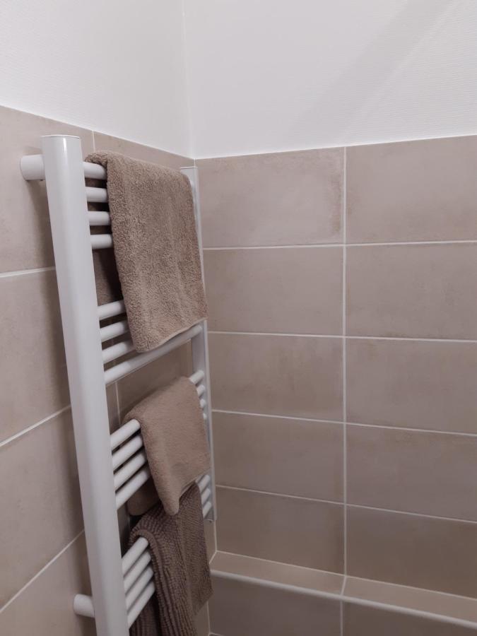 Appartamento Studio hyper centre avec balcon Châteauroux Esterno foto